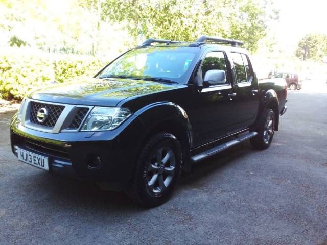 2013 Nissan Navara Double Cab Pick Up Platinum 2.5dCi 190 4WD