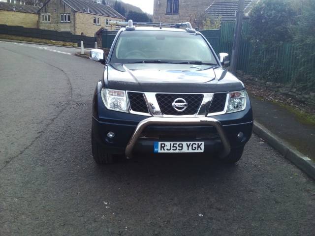 2010 Nissan Navara Double Cab Pick Up Tekna 2.5dCi 171 4WD Auto