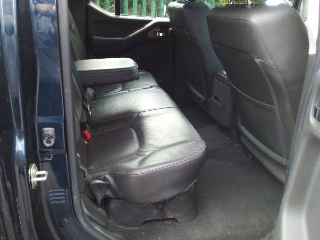 2010 Nissan Navara Double Cab Pick Up Tekna 2.5dCi 171 4WD Auto