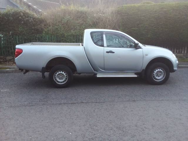 Mitsubishi L200 2.5 Club Cab DI-D 4Life 4WD 134Bhp [2010] Pick Up Diesel Silver