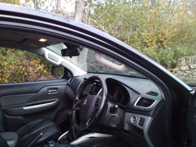 2015 Mitsubishi L200 2.4 DI-D 4X4 WARRIOR DCB