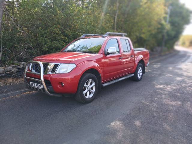2013 Nissan Navara Double Cab Pick Up Tekna 2.5dCi 190 4WD Auto