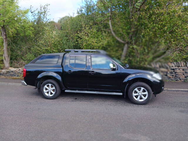 Nissan Navara Double Cab Pick Up Tekna 2.5dCi 190 4WD Pick Up Diesel Black